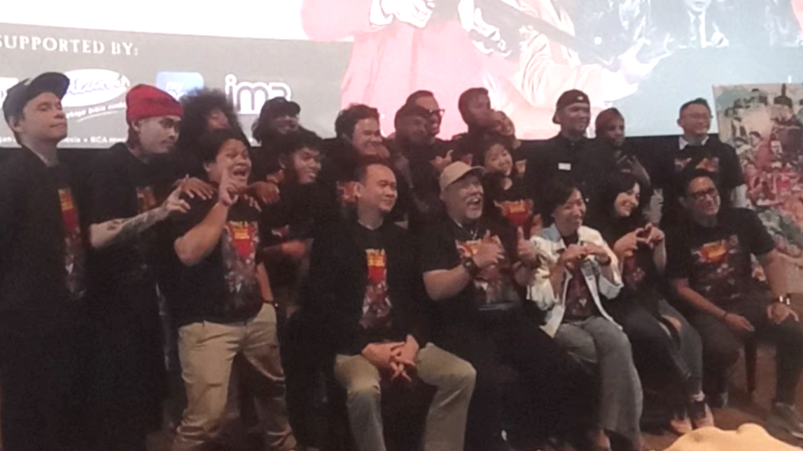Comic 8 Revolution: Santet K4bin3t, Kolaborasi Komika Masa Kini dan Legenda Komedi di Satu Film
