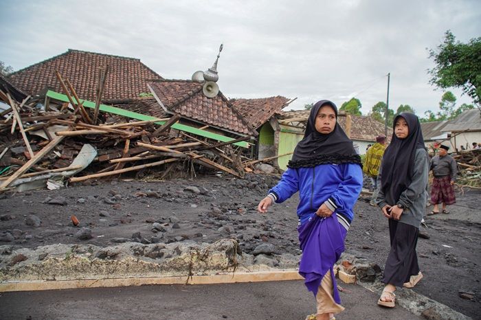 BNPB: Tiga Warga Luka Berat, Ratusan Hektare Lahan Rusak Akibat Erupsi Semeru