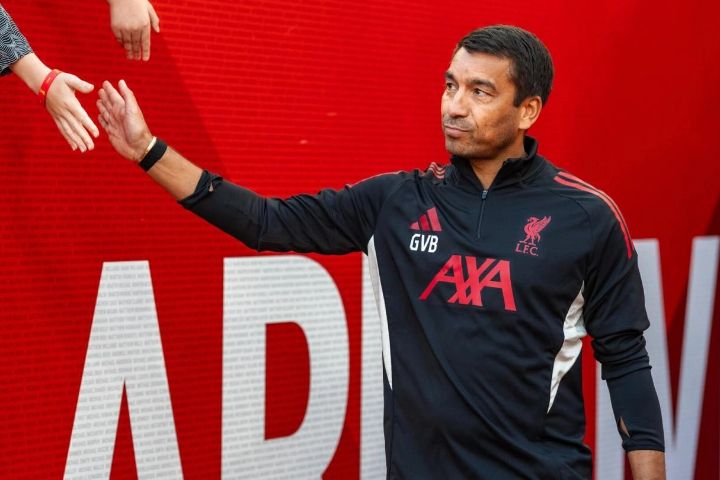 Giovanni van Bronckhorst Diisukan Masuk Daftar Kandidat Pelatih Baru Timnas Indonesia