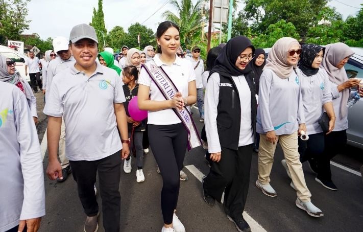 Parade Besar HKN Banyuwangi: Puteri Indonesia dan Bupati Ipuk Gaungkan Misi Hidup Sehat