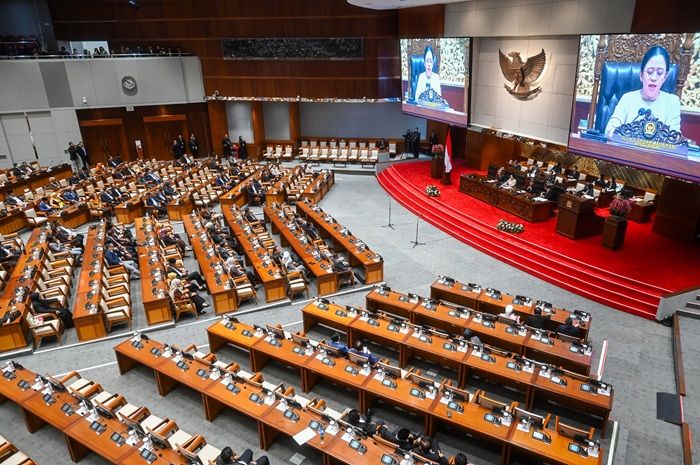 DPR Sahkan RUU Pengelolaan Ruang Udara Menjadi Undang-undang