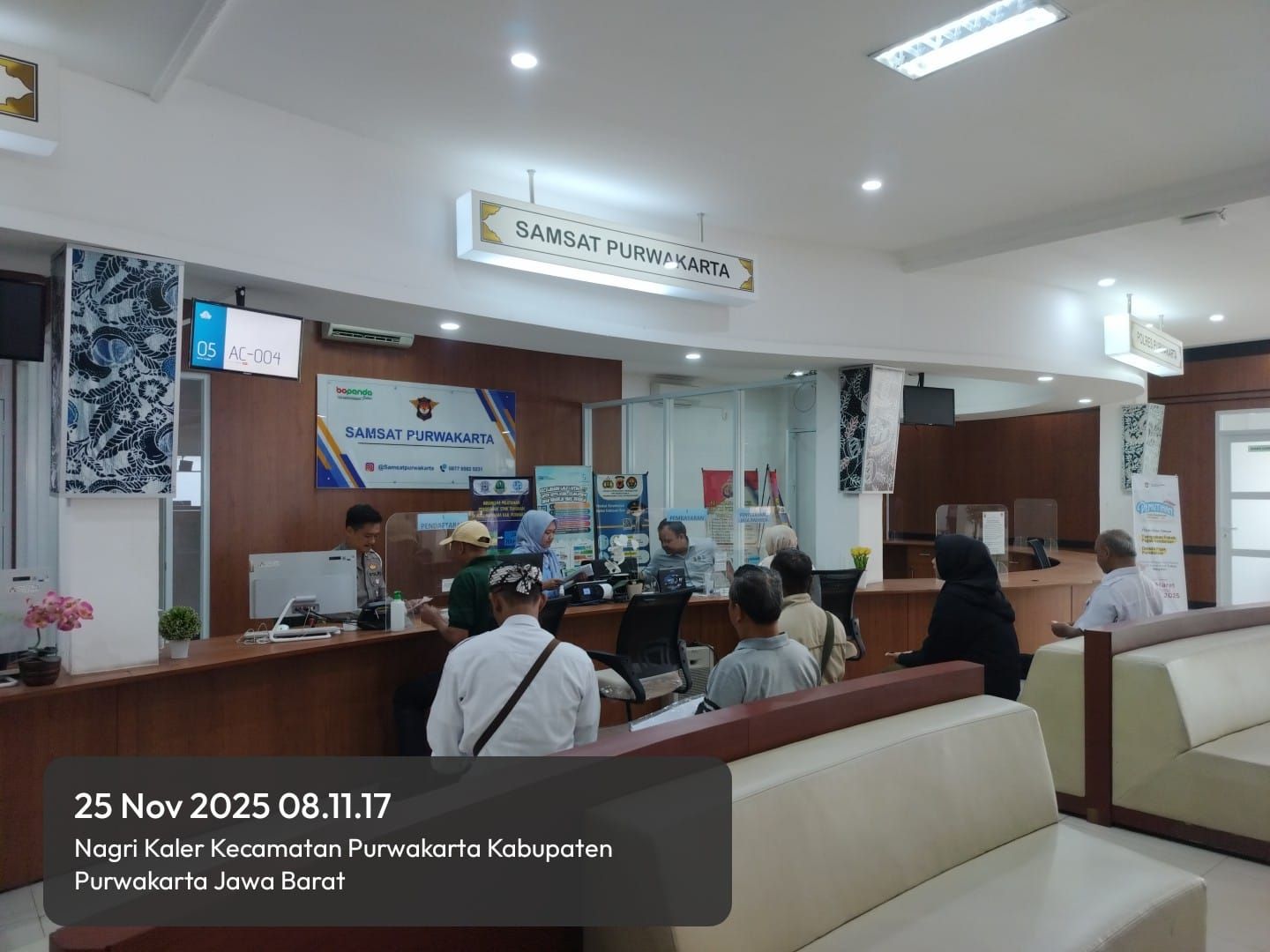 “Polantas Menyapa” Hadir di MPP Madukara, Sosialisasi STNK Disambut Antusias Warga