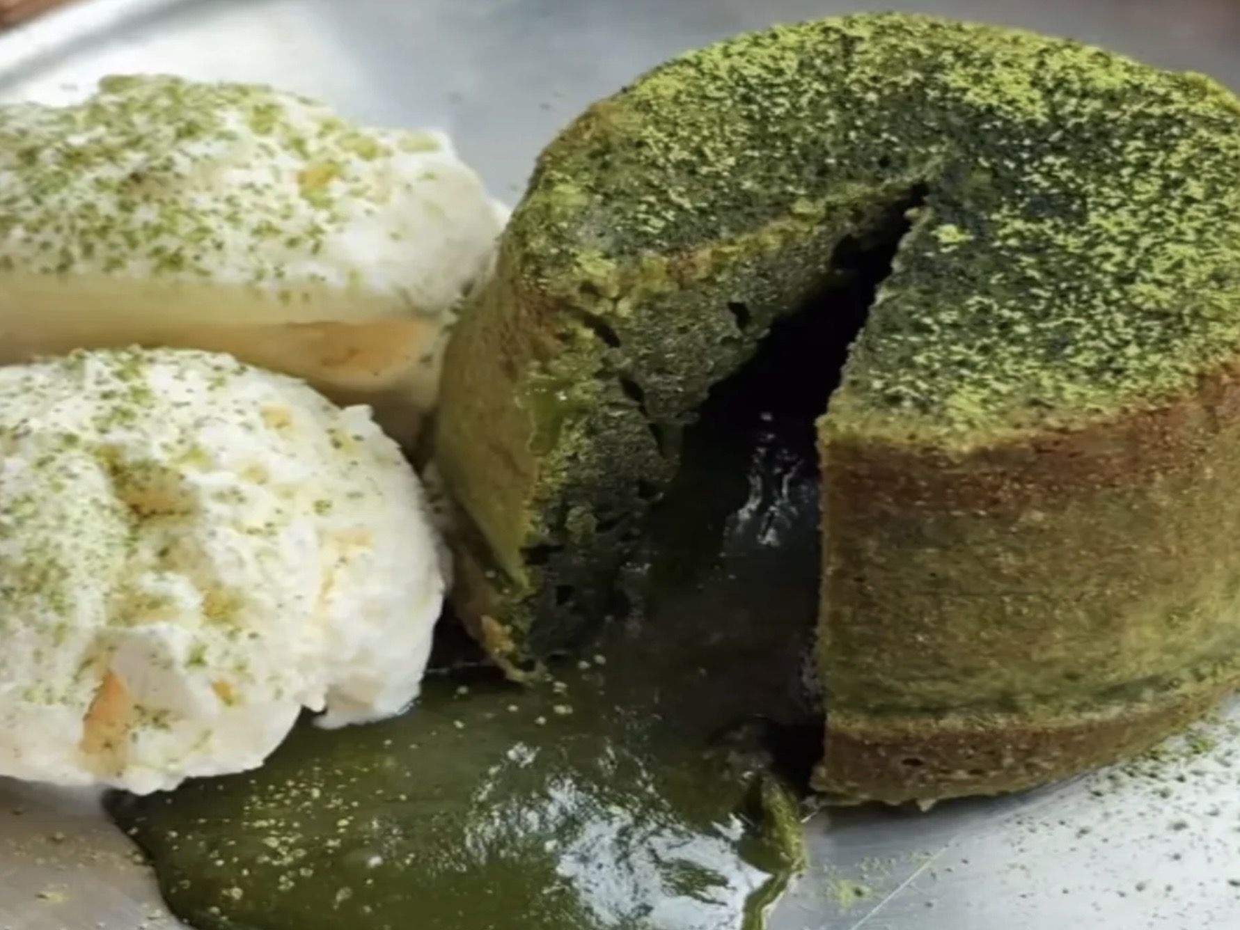 17 Ide Nama Usaha Matcha Lava Cake yang Unik dan Bikin Orang Penasaran