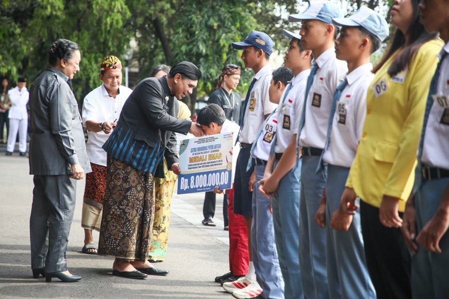 Peringati Hari Guru, Pemprov Jateng Beri Perhatian Penuh untuk Guru Non ASN dan Swasta