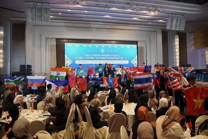 Talenta Muda Dunia Unjuk Gagasan di AYIMUN 19th Bangkok