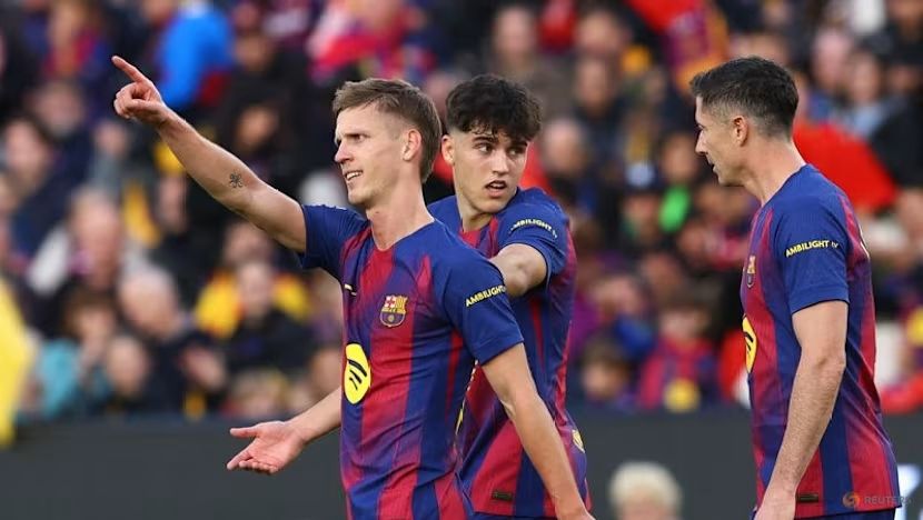 Alami Krisis di Jantung Pertahanan, Hansi Flick Merasa Barcelona Perlu Datangkan Satu Bek Tengah Lagi