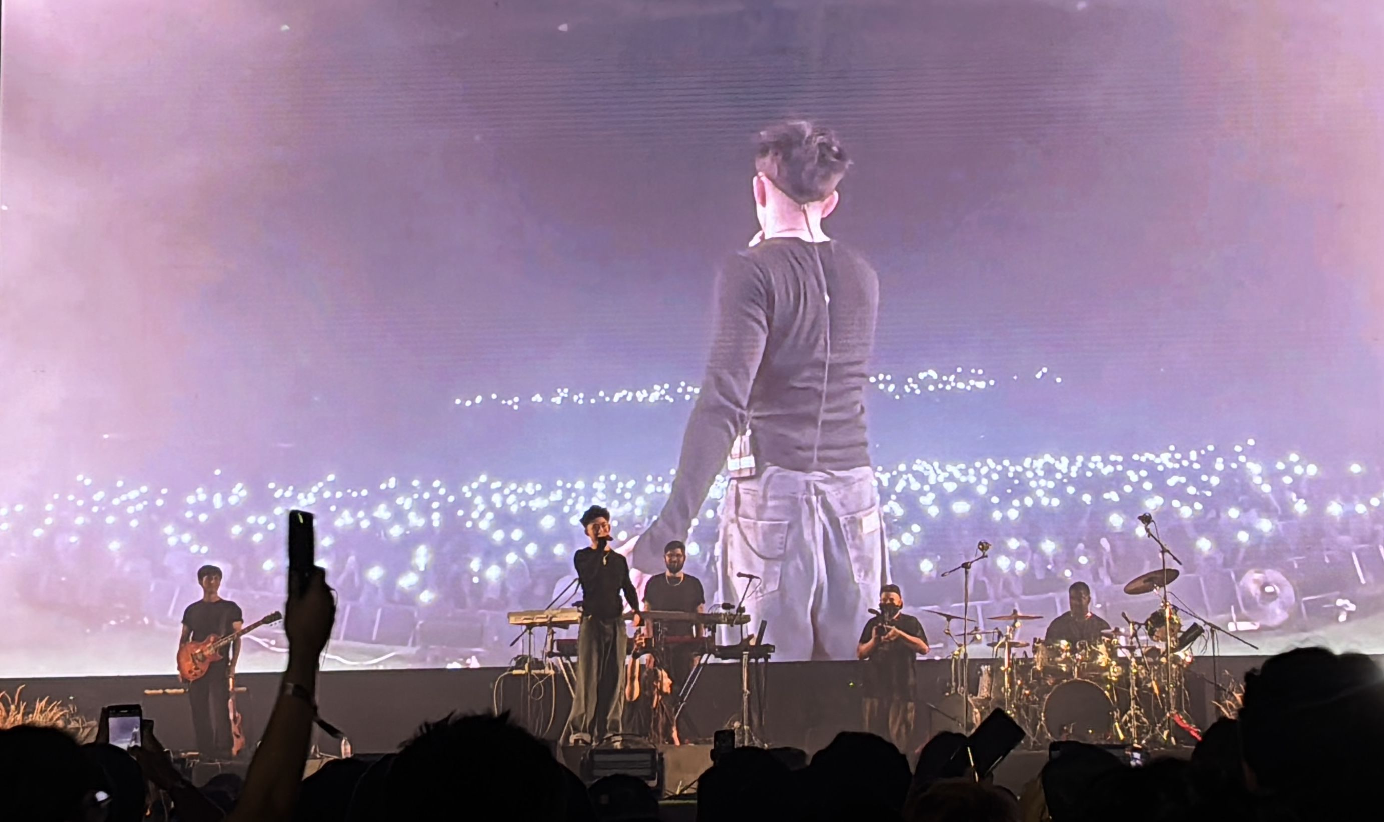 Rich Brian Ungkap Kisah Haru di Balik Lagu Ma saat Konser Pembuka Tur Dunia di Jakarta