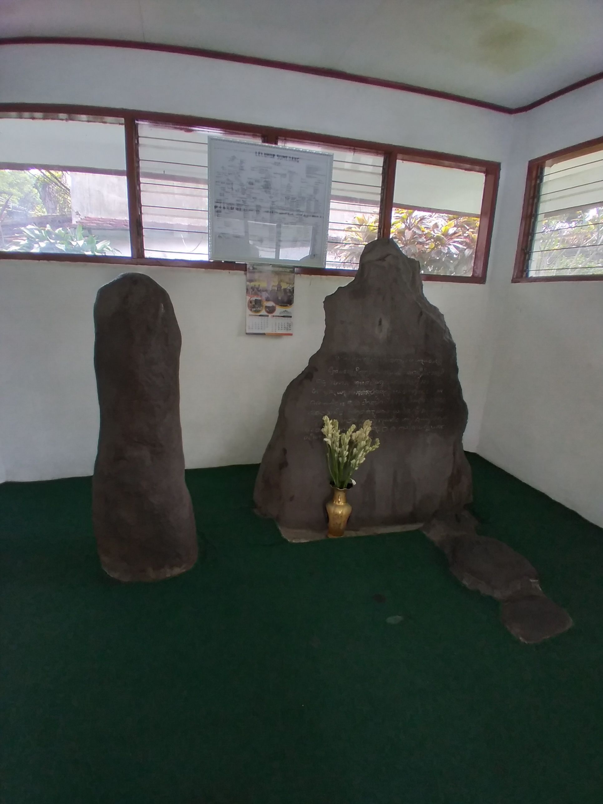 Misteri Dibalik Rindangnya Istana Batu Tulis Bogor