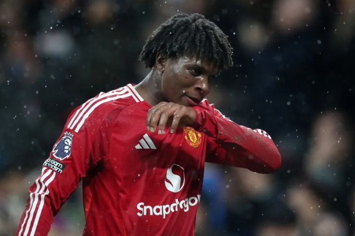 Cemas Saat Pegang Bola, Patrick Dorgu Alami Masalah Kepercayaan Diri di Manchester United