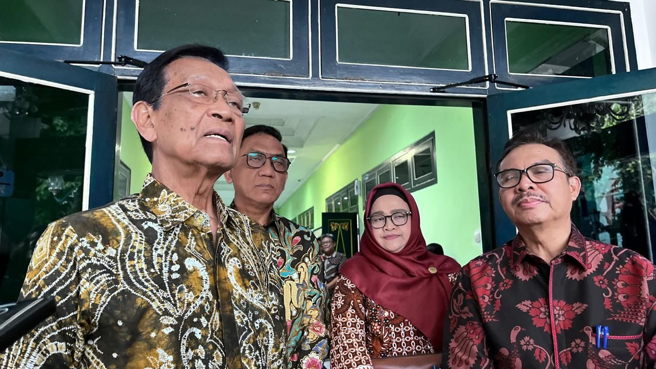 Sri Sultan HB X Bayar Zakat Lewat BAZNAS DIY, Tegaskan Penyaluran Bukan untuk Program MBG