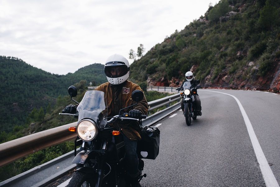 Tips Aman Jalan-jalan di Libur Nataru, Pengendara Mobil dan Motor Wajib Tahu