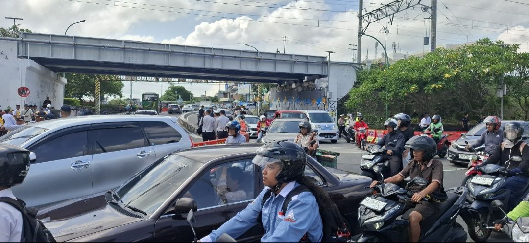 Pengendara Mengeluh Harus Memutar Jauh Imbas Rekayasa Lalu Lintas di Sekitar Jembatan Kewek Jogja
