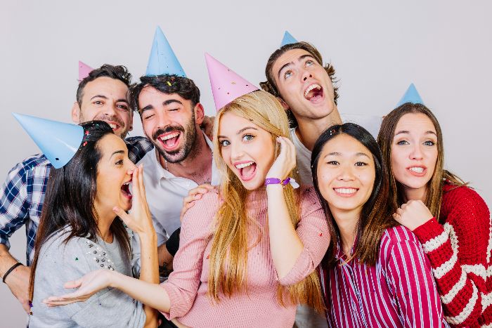 25 Ucapan Selamat Tahun Baru 2026 yang Lucu dan Penuh Makna