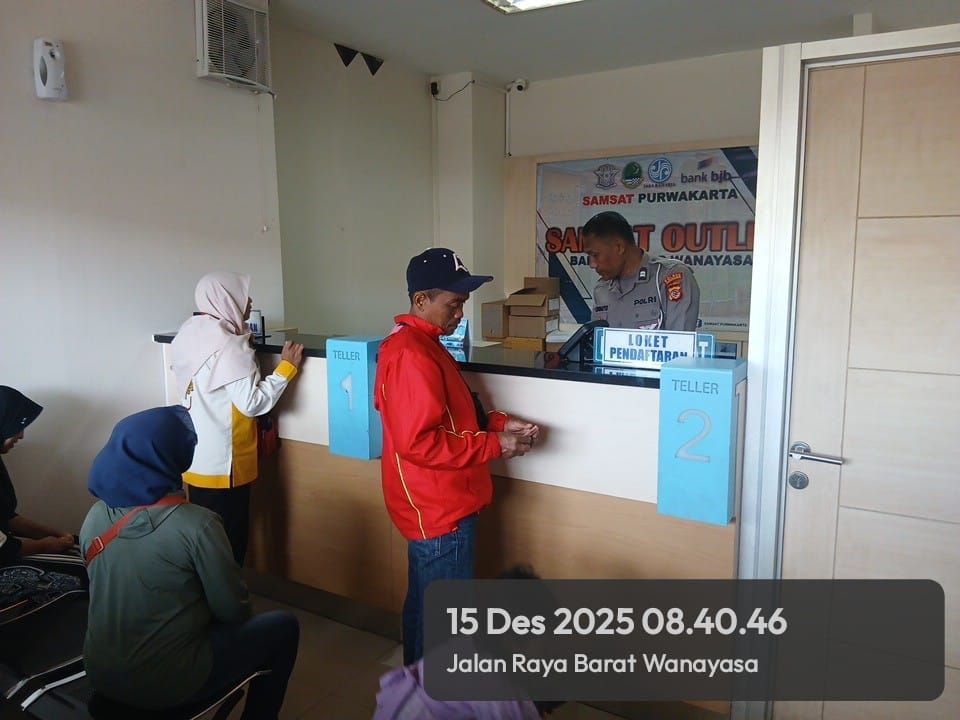 Satlantas Polres Purwakarta Hadirkan Layanan STNK Lewat Program “Polantas Menyapa” di Samsat Outlet Wanayasa