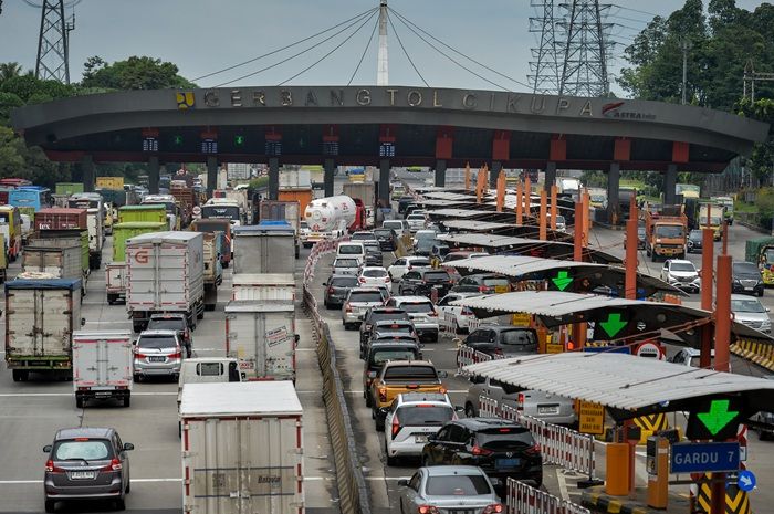 Pinjam e-Toll saat Perjalanan Pulang Mudik Lebaran Boleh Gak Sih?