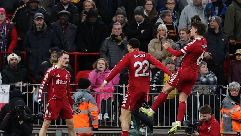 Liverpool Minta Dukungan Publik Anfield Biar Bisa Comeback dari PSG di Leg Kedua