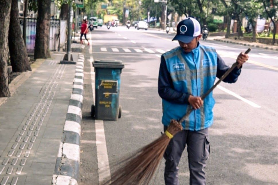 DLH Kota Bandung Siagakan Ratusan Petugas Antisipasi Lonjakan Sampah Malam Tahun Baru 2026