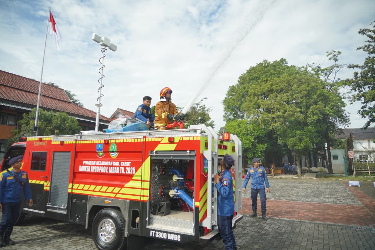 Garut Terima Armada Damkar Baru, Perkuat Layanan Penanggulangan Kebakaran