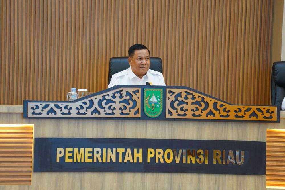 Plt Gubernur Riau Minta Aparat Usut Tuntas Jaringan Rokok Ilegal di Pekanbaru