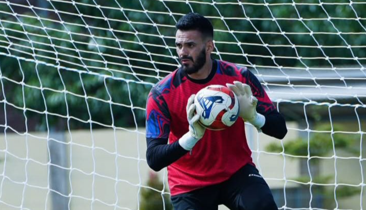 Lucas Frigeri Kembali Raih Save of The Week di Tengah Isu Dipinjamkan Arema