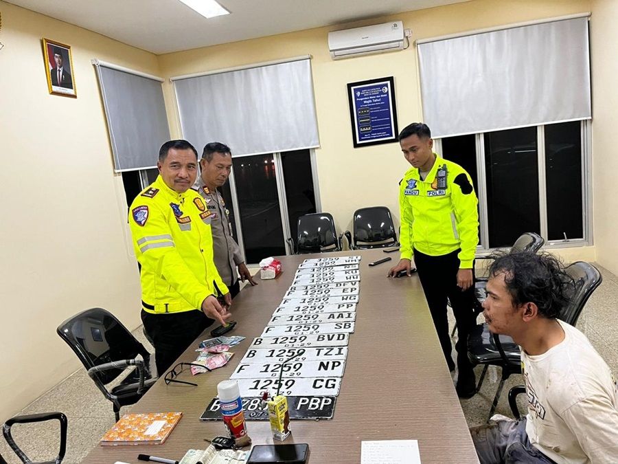 Tak Cuma Nyabu, Sopir Fortuner di Rest Area Jagorawi Juga Selundupkan Ratusan Liter Solar Subsidi