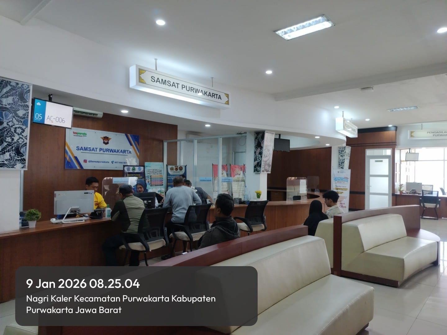 Satlantas Polres Purwakarta Hadirkan Layanan STNK Lewat Program “Polantas Menyapa” di MPP Madukara