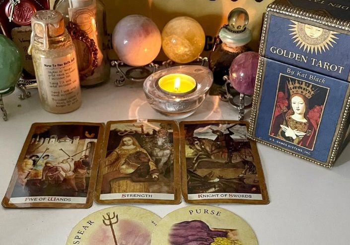 Makna dan Filosofi Tarot: Membaca Pola dan Kemungkinan, Bukan Meramal atau Membaca Takdir