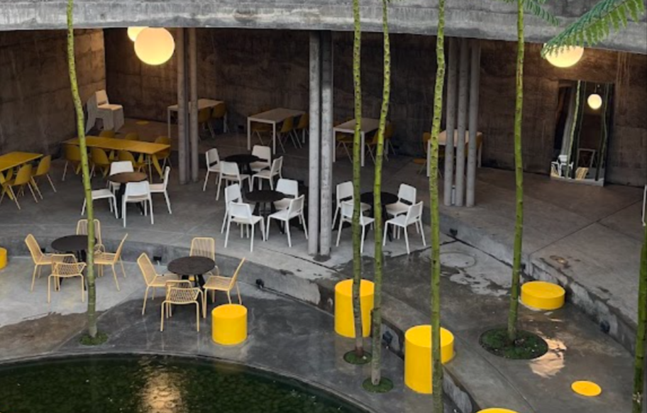 Cafe Brutalism Serba Kuning Ini Jadi Spot Nongkrong Urban Baru di Malang