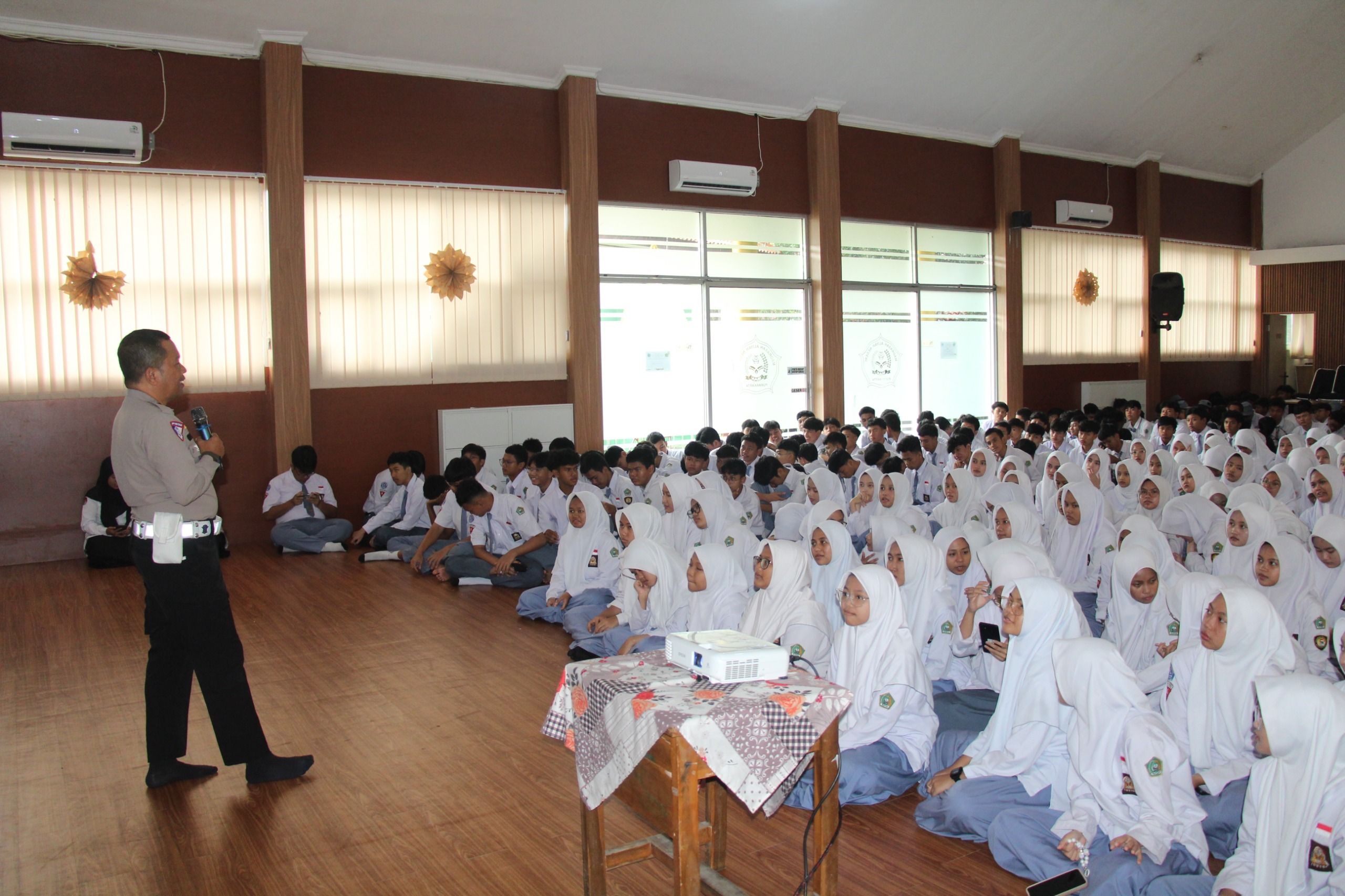 Polantas Menyapa MAN Purwakarta, Polres Purwakarta Edukasi Safety Riding untuk Generasi Muda
