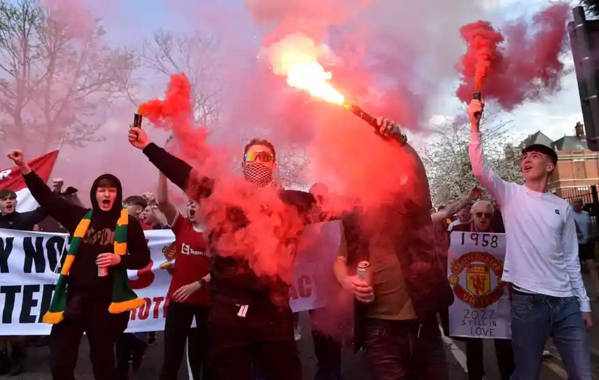 The 1958 Ajak Suporter Manchester United Turun ke Jalan untuk Protes Kepemimpinan INEOS dan Keluarga Glazer