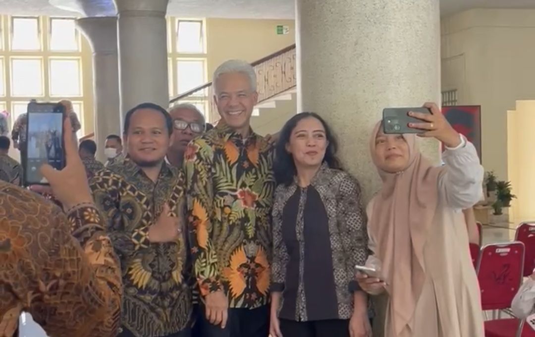 Hadiri Pengukuhan Guru Besar UGM Arifin Uceng , Ganjar Sebut Pidatonya Gizi Enak, Anies Tekankan Kewarasan Demokrasi