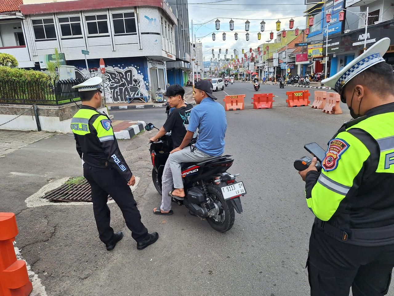 Satlantas Polres Purwakarta Terapkan E-TLE Mobile Handheld dalam Penegakan Hukum Lalu Lintas