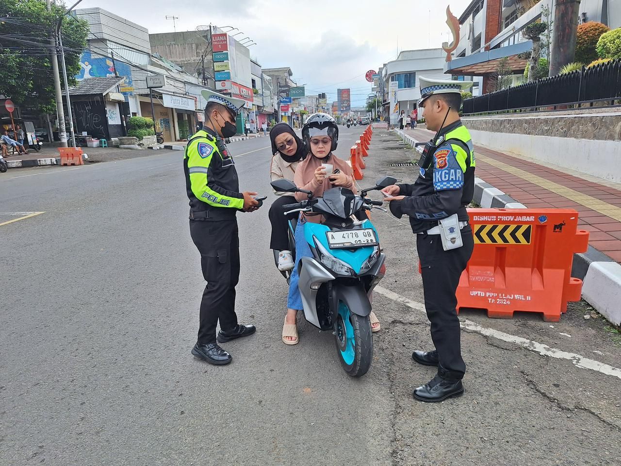 Satlantas Polres Purwakarta Terapkan E-TLE Mobile Handheld dalam Penegakan Hukum Lalu Lintas