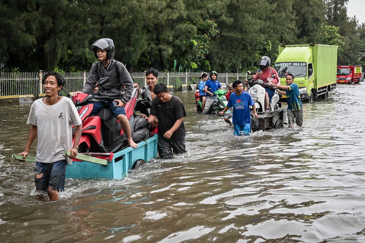 5 RT dan 14 Ruas Jalan di Jakarta Utara Masih Terendam Banjir, Pemkot Percepat Penyedotan Air