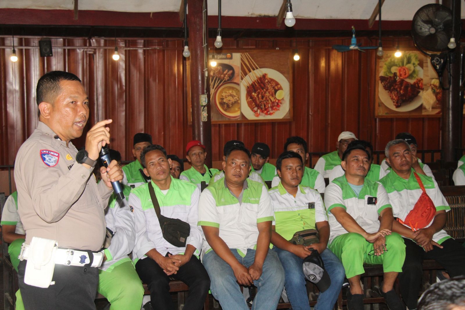 Tekan Risiko Kecelakaan, Satlantas Polres Purwakarta Edukasi Awak PO Bus Cahaya Trans