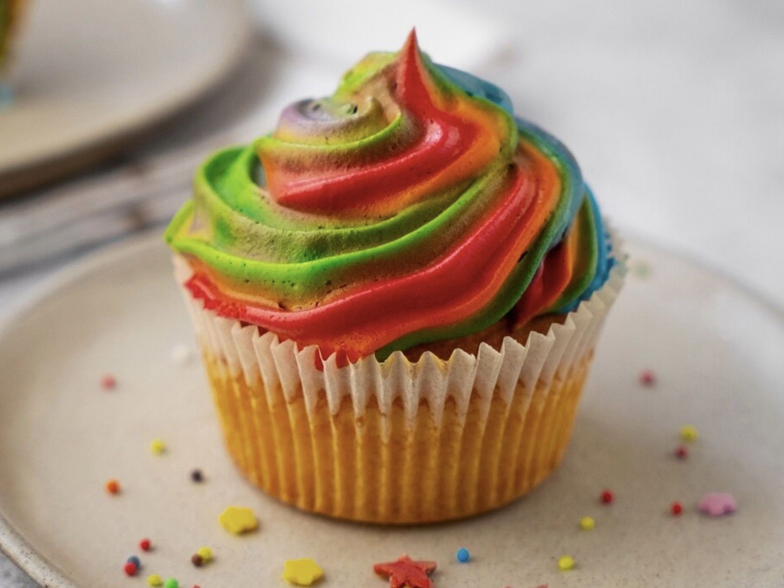 17 Ide Nama Usaha Rainbow Cupcake yang Unik, Ceria, dan Bikin Brand Mudah Diingat