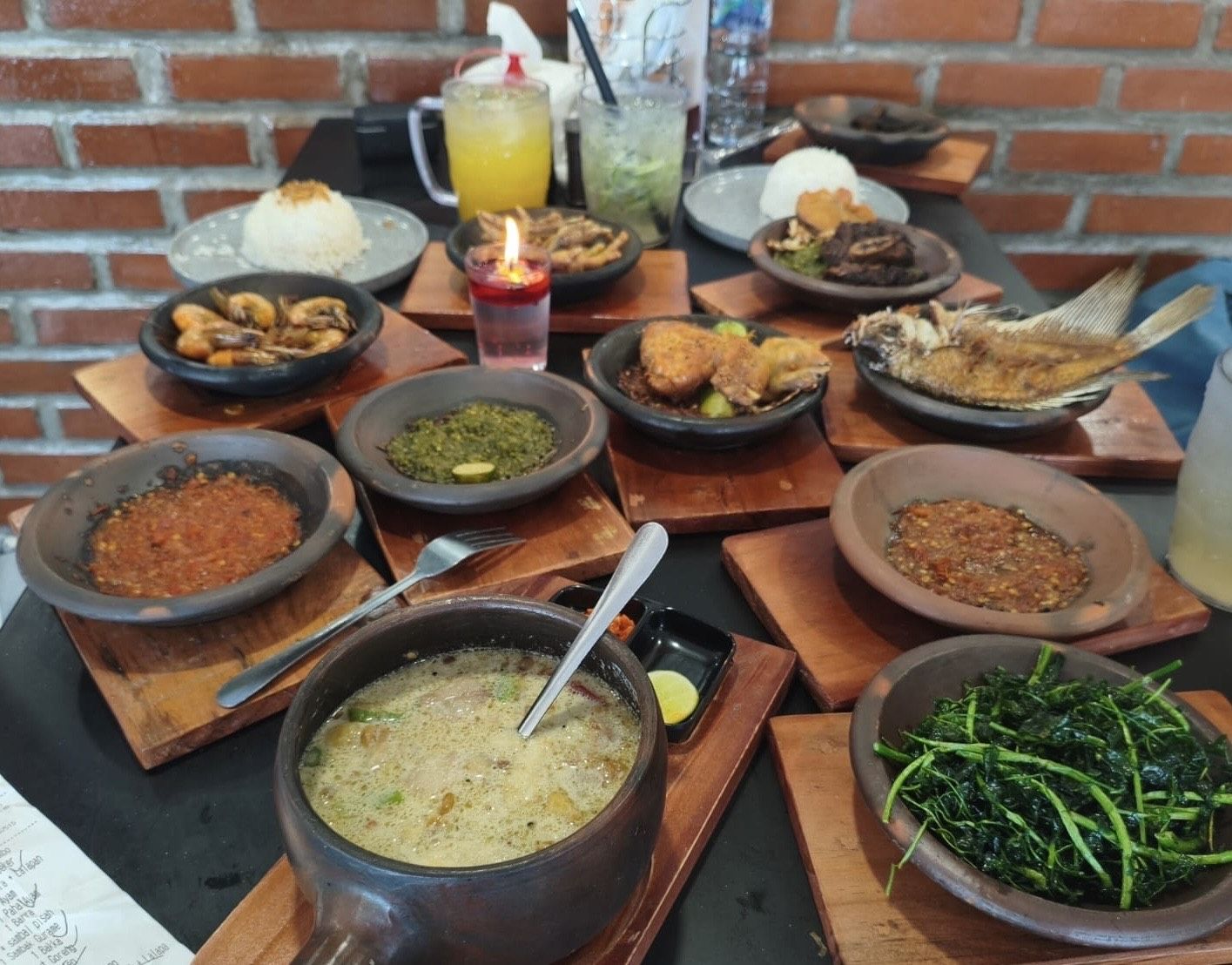 Pedas Gurih Khas Nusantara! Restoran Sambal Bakar Jadi Spot Makan Siang Baru di Senen