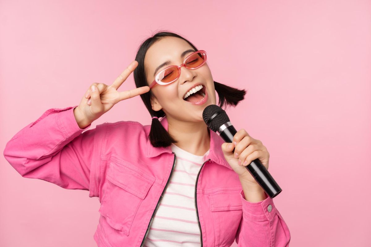 Deretan Lagu Enak Buat Karaoke, Mulai dari Pop Indonesia sampai Duet Paling Seru