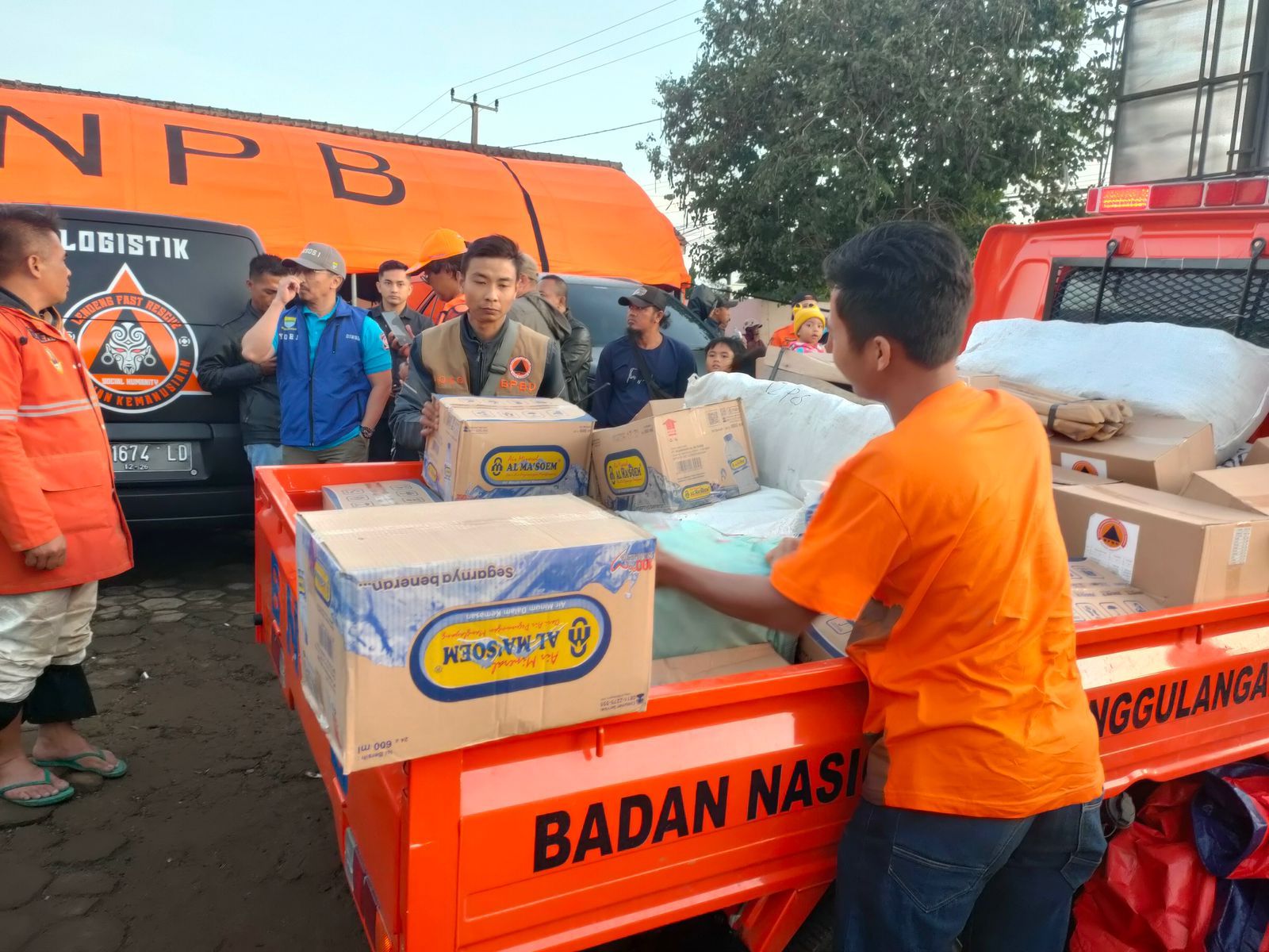 BPBD Kota Bandung Kirim Bantuan Logistik ke Cisarua Lembang