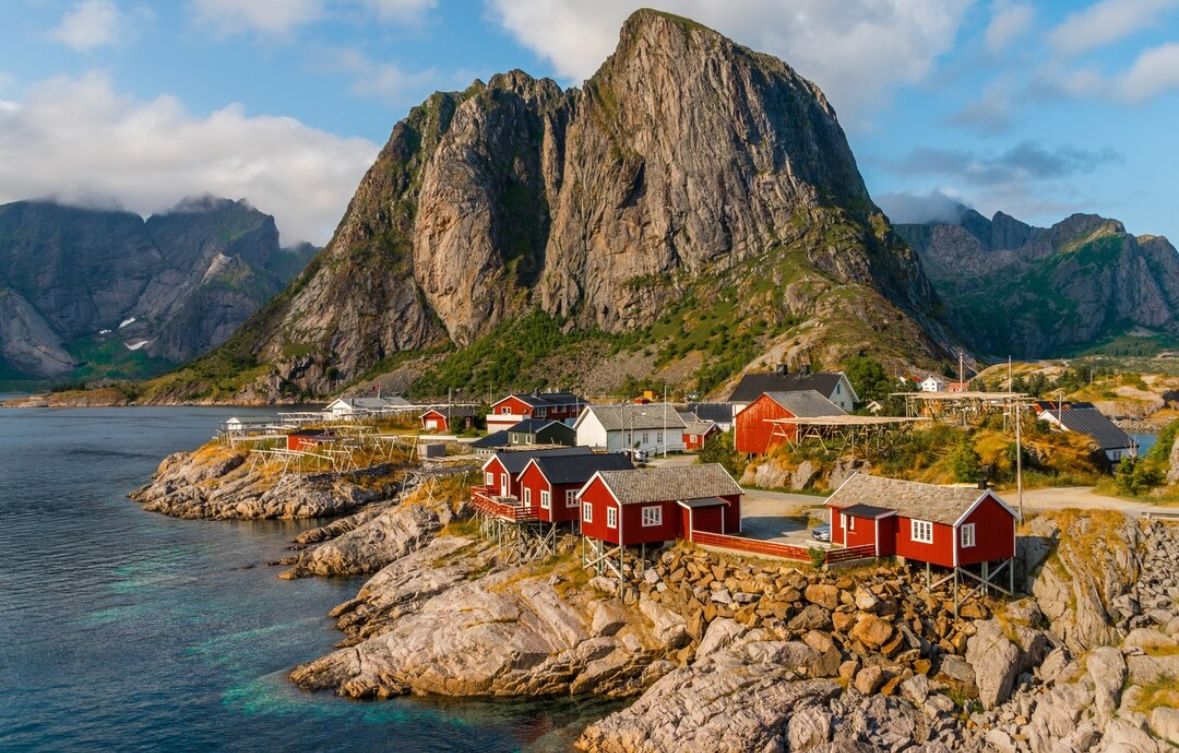Pulau Sommaroy di Norwegia Ini Pernah Ingin Menghapus Konsep Waktu, Begini Ceritanya!