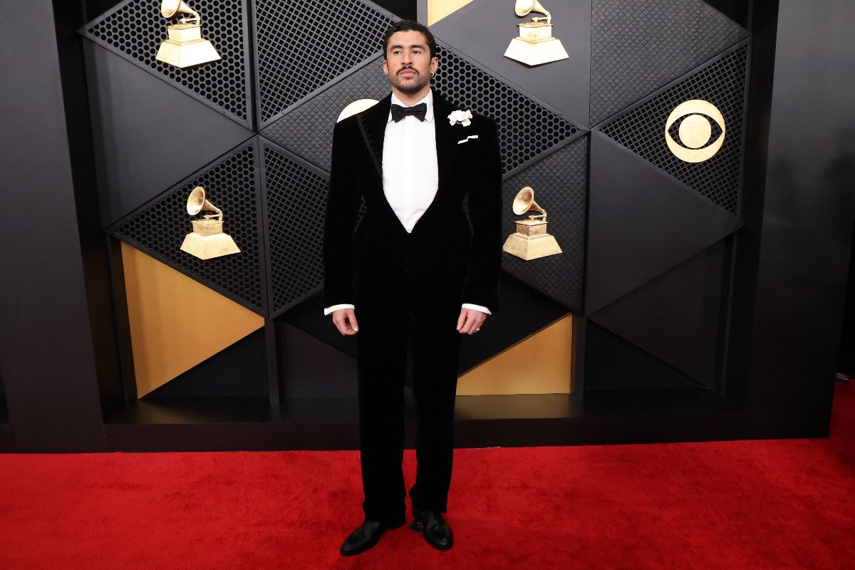 Gaya Bad Bunny di Grammy Awards 2026: Debut Menswear Schiaparelli yang Ikonis