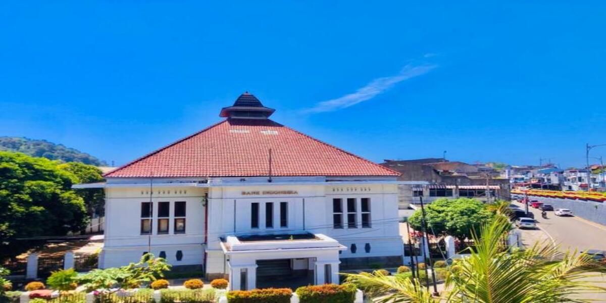 Punya Waktu 1 Hari di Kota Padang? Berikut Tips Itinerary yang Bikin Puas Walau Cuman Seharian