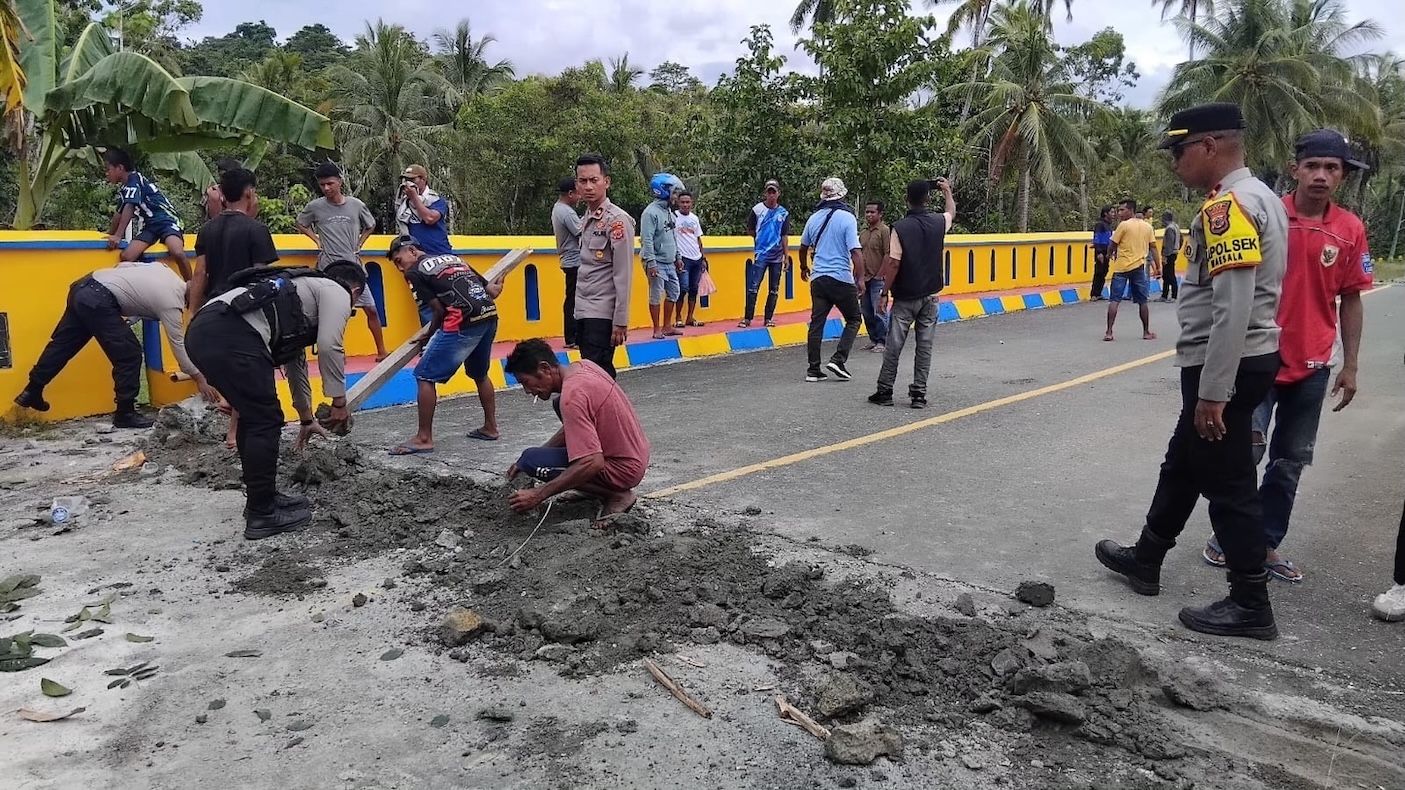 Akses Trans Seram Kembali Normal Setelah Warga Alang Asaude Blokade Jalan