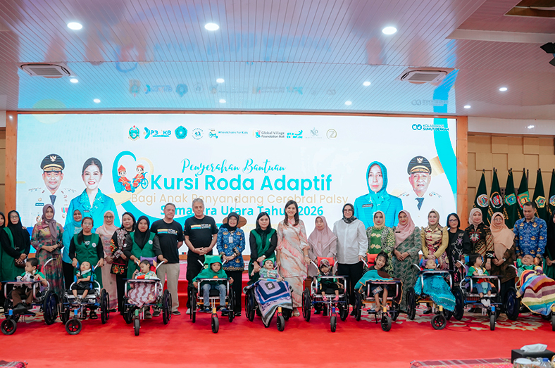 Kahiyang Ayu Serahkan 135 Kursi Roda Adaptif untuk Anak Cerebral Palsy di Sumut