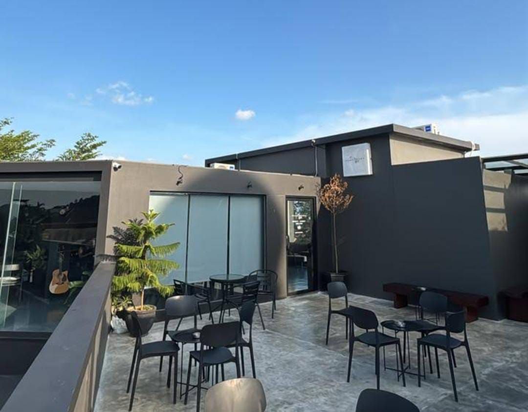 Rekomendasi Cafe Rooftop Hits di Bandar Lampung dengan View Terbaik