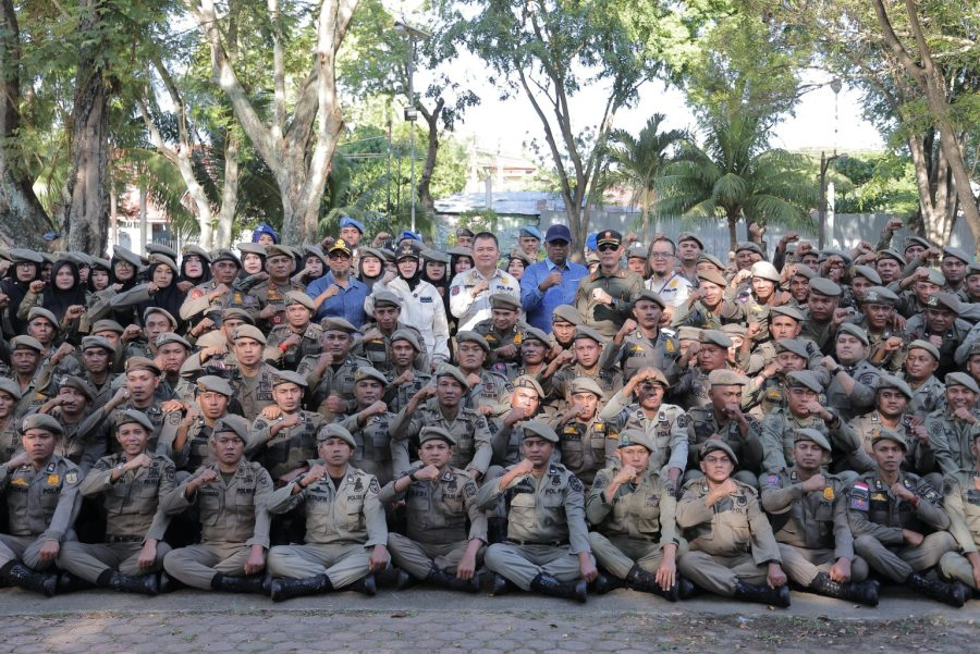 Razia Dini Hari di Banda Aceh, Satpol PP WH Kota Banda Aceh Amankan 7 Pria di Taman Krueng Aceh