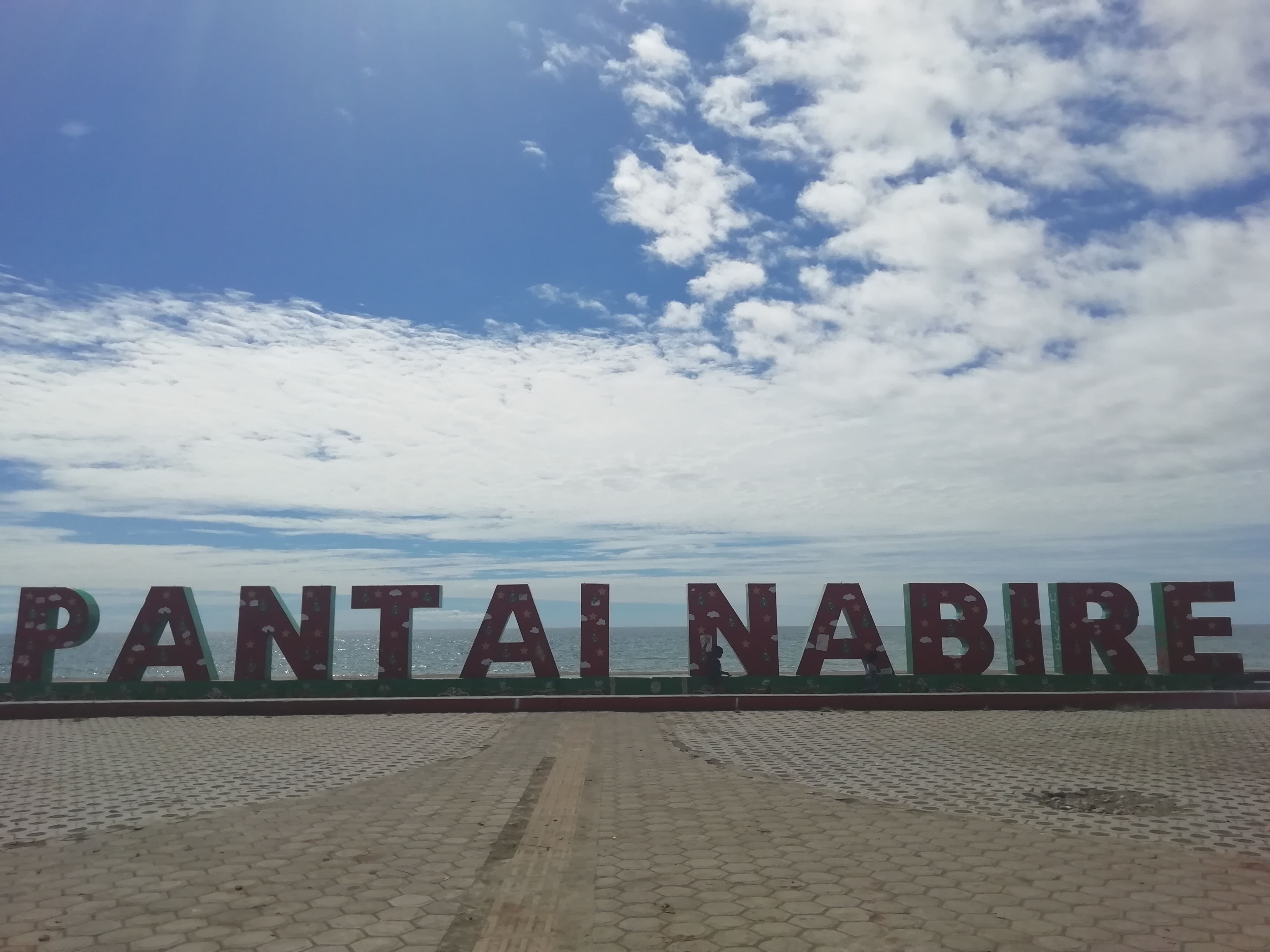 Pantai di Nabire yang Cocok untuk Ngabuburit