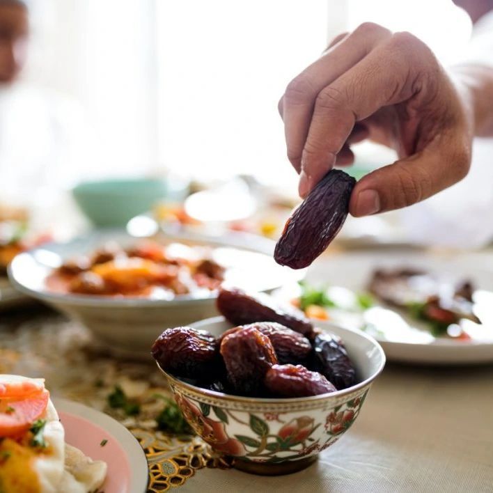 Jadwal Buka Puasa Kotabaru Hari Ini & Jam Maghrib Terbaru 2026