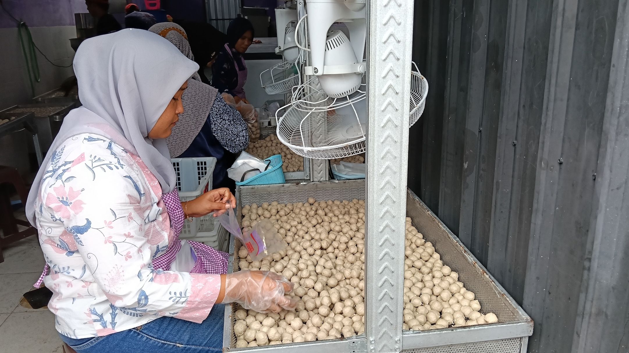 Berkah Ramadhan Usaha Rumahan Bakso Ayam di Karanggeneng Boyolali Meningkat Tajam
