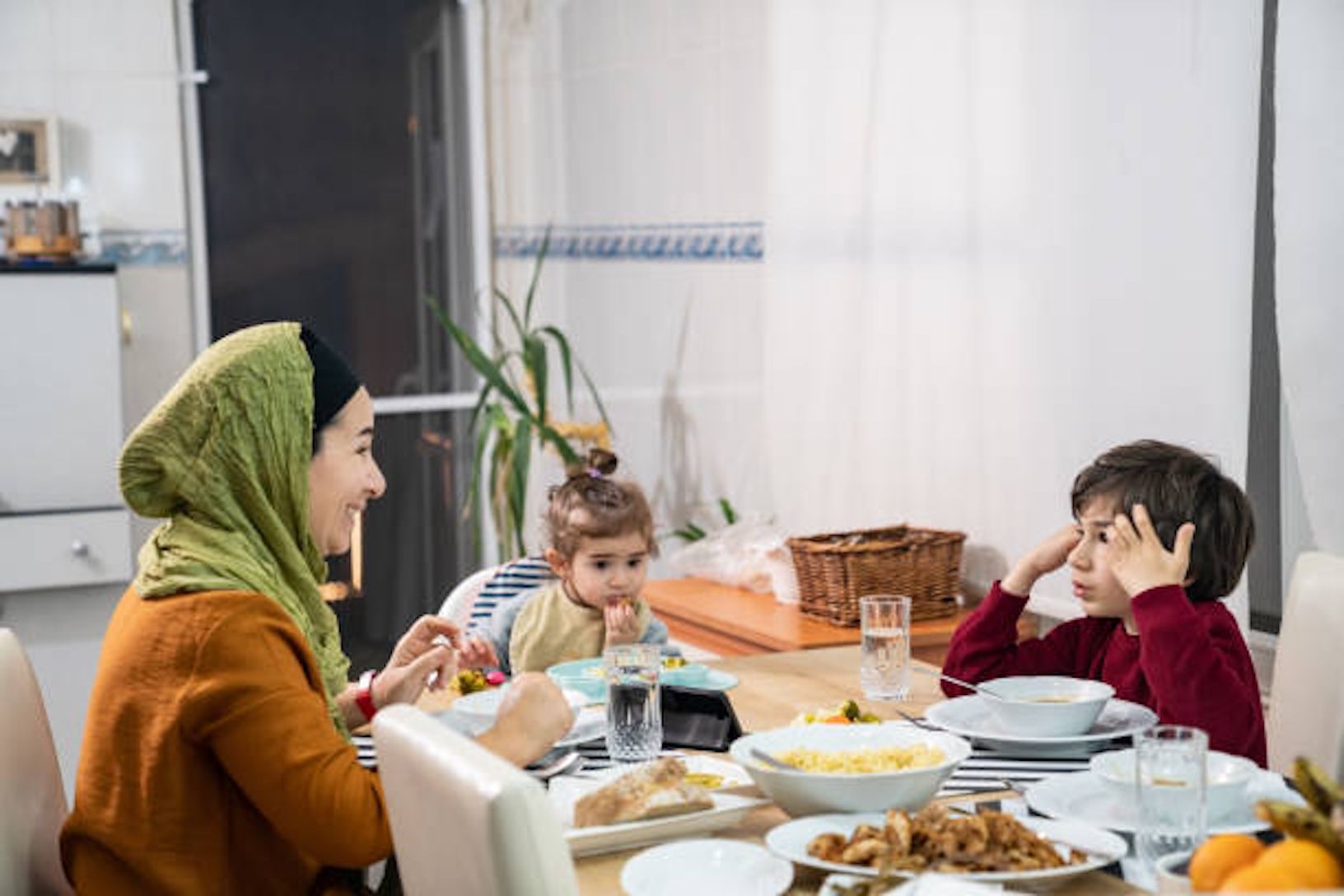 Tips Melatih Anak Puasa Ramadan Tanpa Paksaan